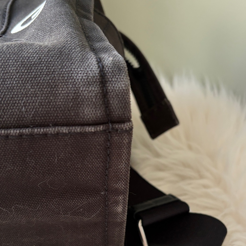 Marc Jacobs Black Messenger Bag - Picture 6 of 7